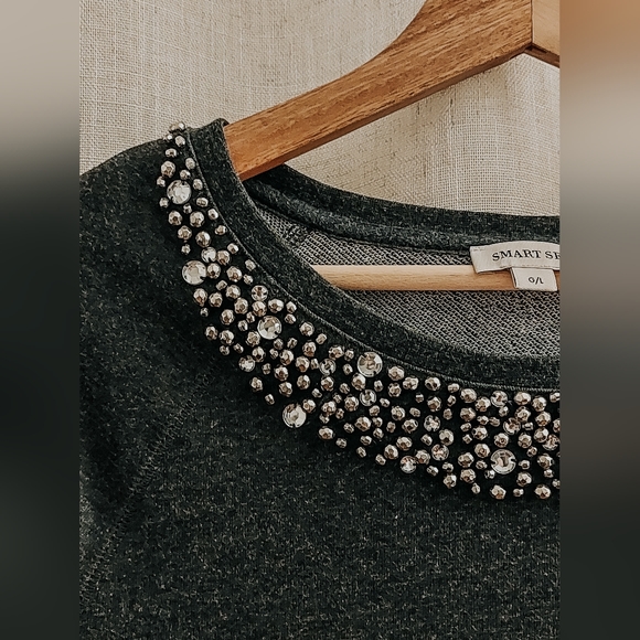 Dark grey crewneck sweater with beaded neckline - Picture 3 of 3
